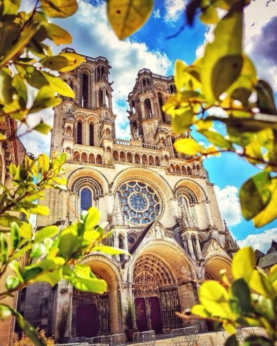 Maison Des Chenizelles Laon Bagian luar foto