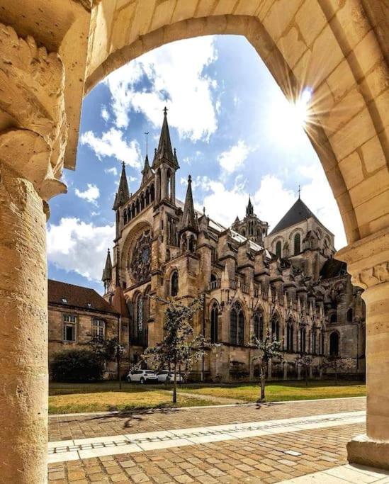 Maison Des Chenizelles Laon Bagian luar foto